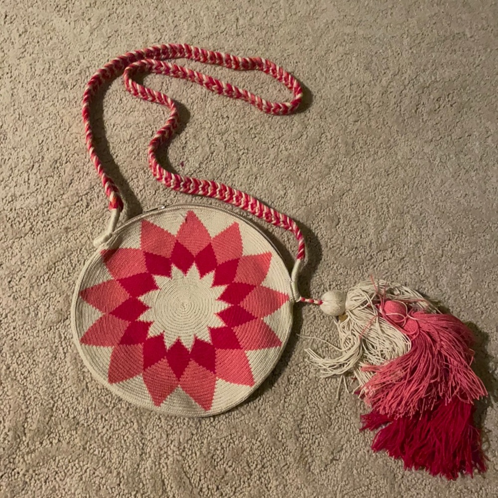 Guanabana woven shoulder bag